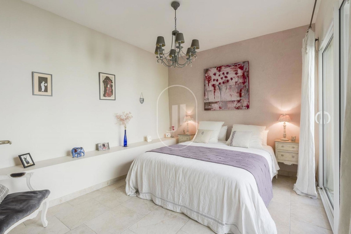 Luxury House for sale in Cucuron, 695 000 €, Photo 7