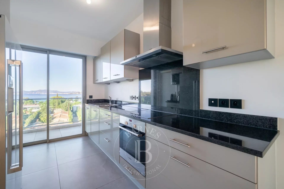 Luxury Apartment for sale in Antibes, 3 890 000 €, Photo 5