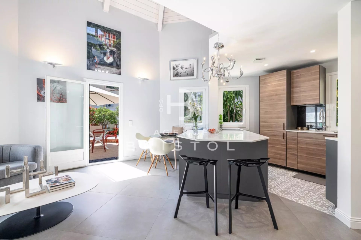 Luxury Apartment for sale in Beaulieu-sur-Mer, 980 000 €, Photo 1