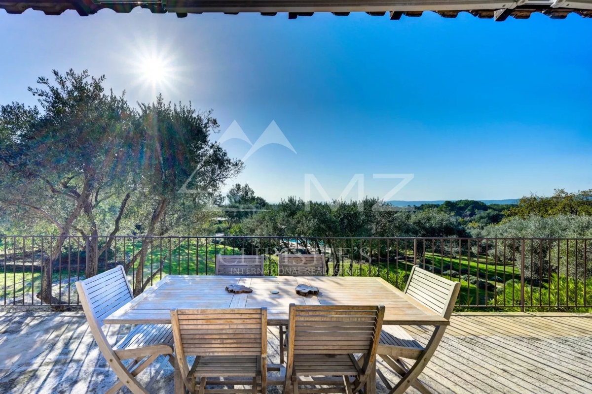 Luxury House for sale in Gordes, 1 380 000 €, Photo 1