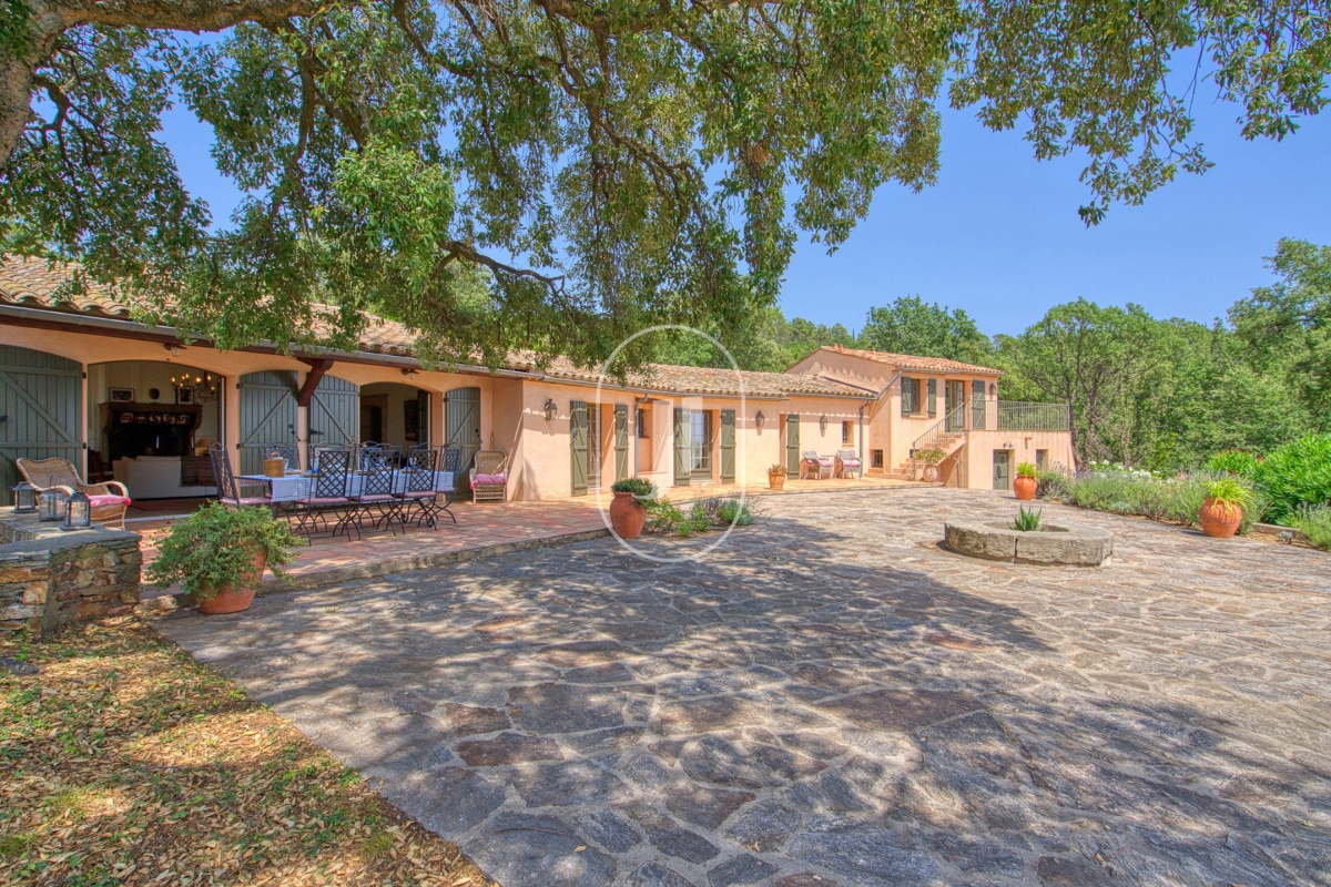 Maison de luxe à vendre à La Garde-Freinet, 1 975 000 €, Photo 1