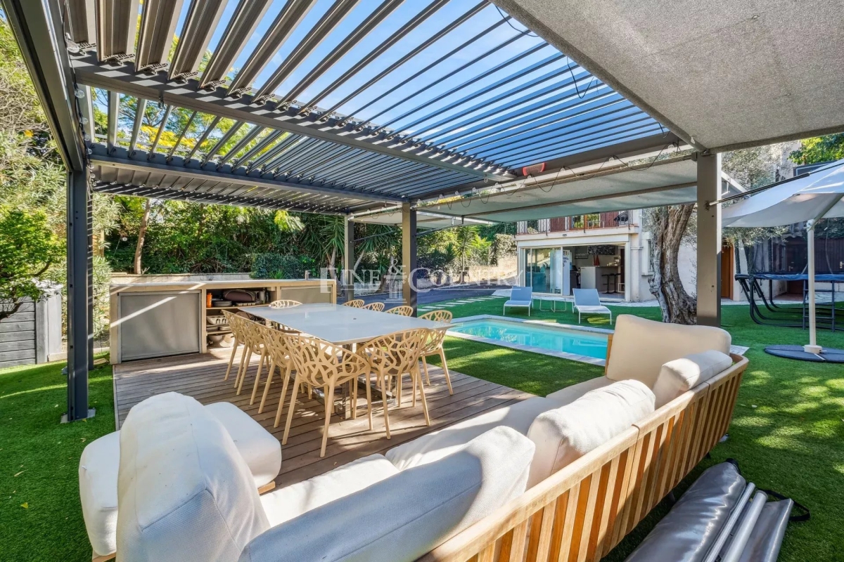 Maison de luxe à vendre à Antibes, 979 000 €, Photo 3