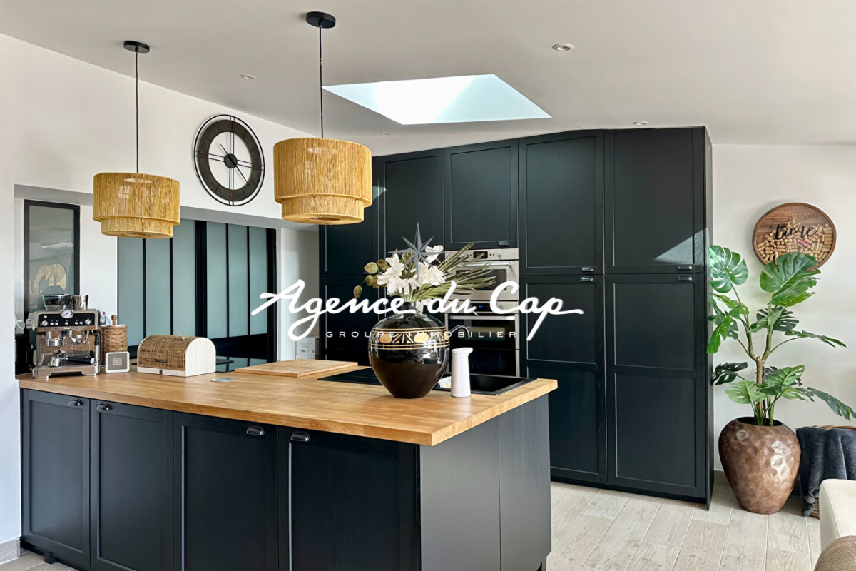 Luxury Apartment for sale in Les Issambres, 795 000 €, Photo 4