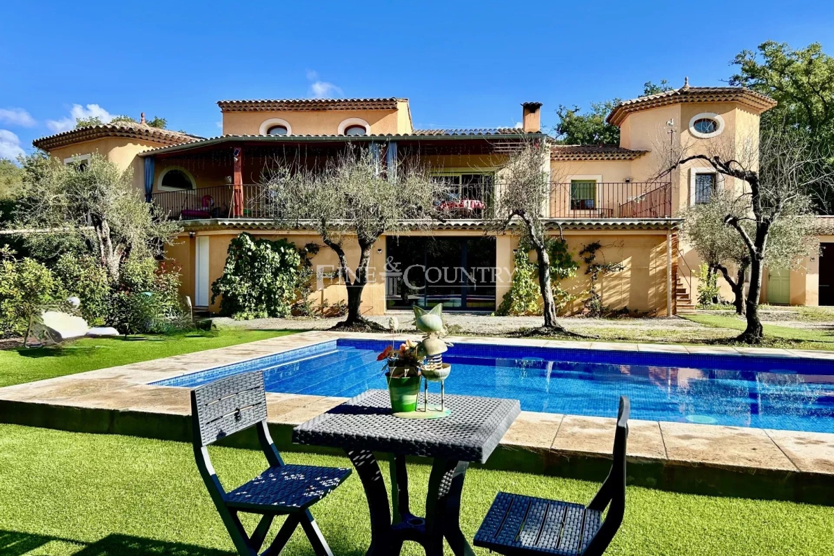 Maison de luxe à vendre à Saint-Cézaire-sur-Siagne, 850 000 €, Photo 1