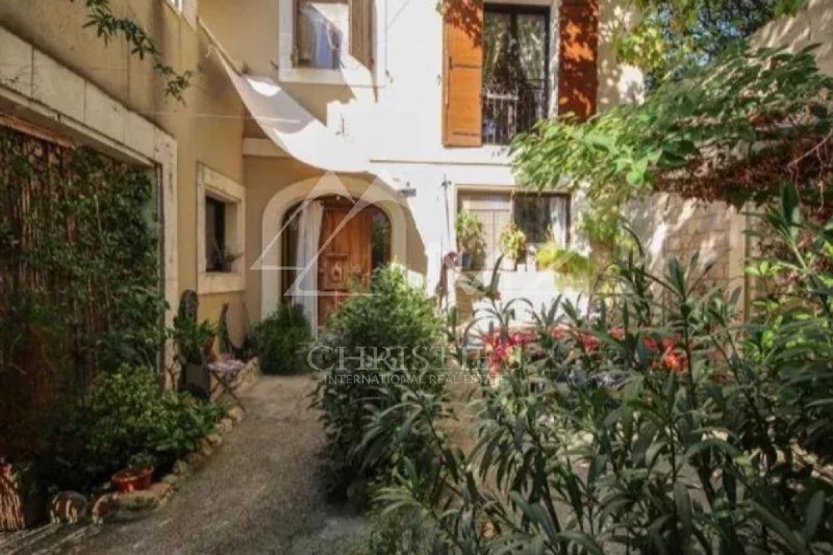 Maison de luxe à vendre à Saint-Rémy-de-Provence, 599 000 €, Photo 1