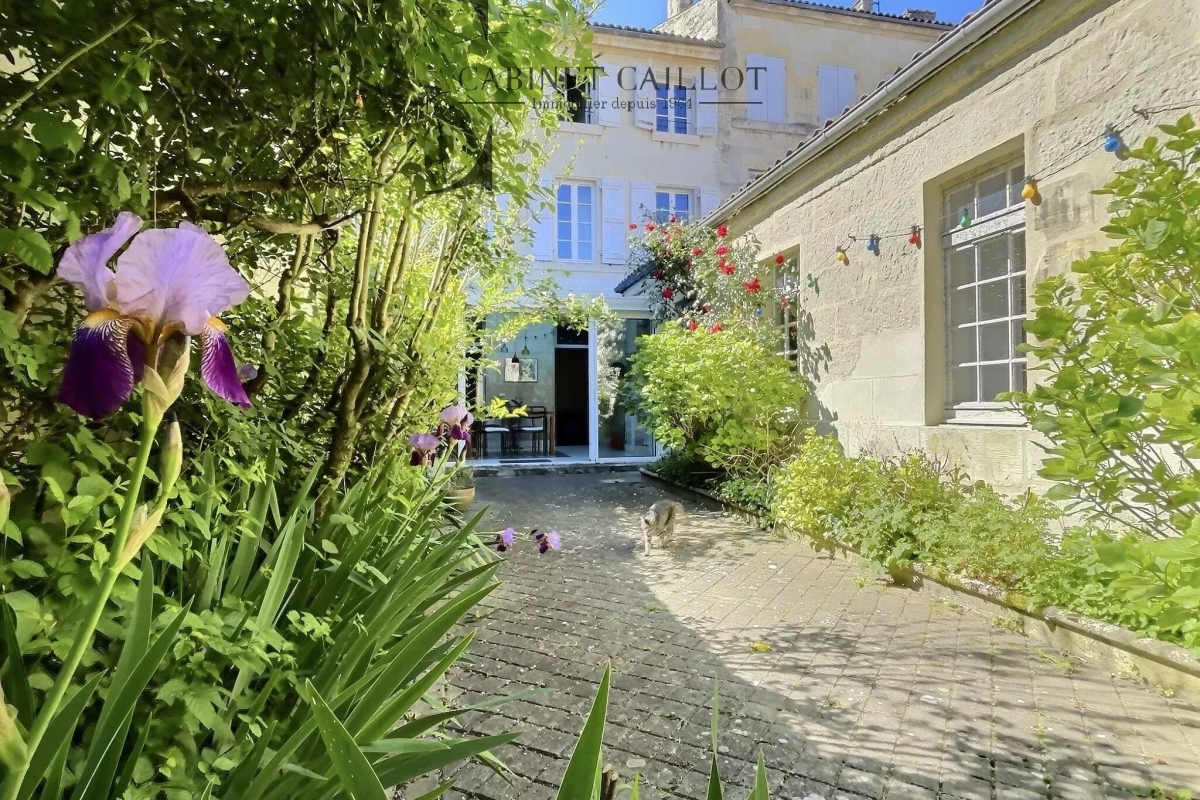 Maison de luxe à vendre à Saintes, 551 250 €, Photo 1