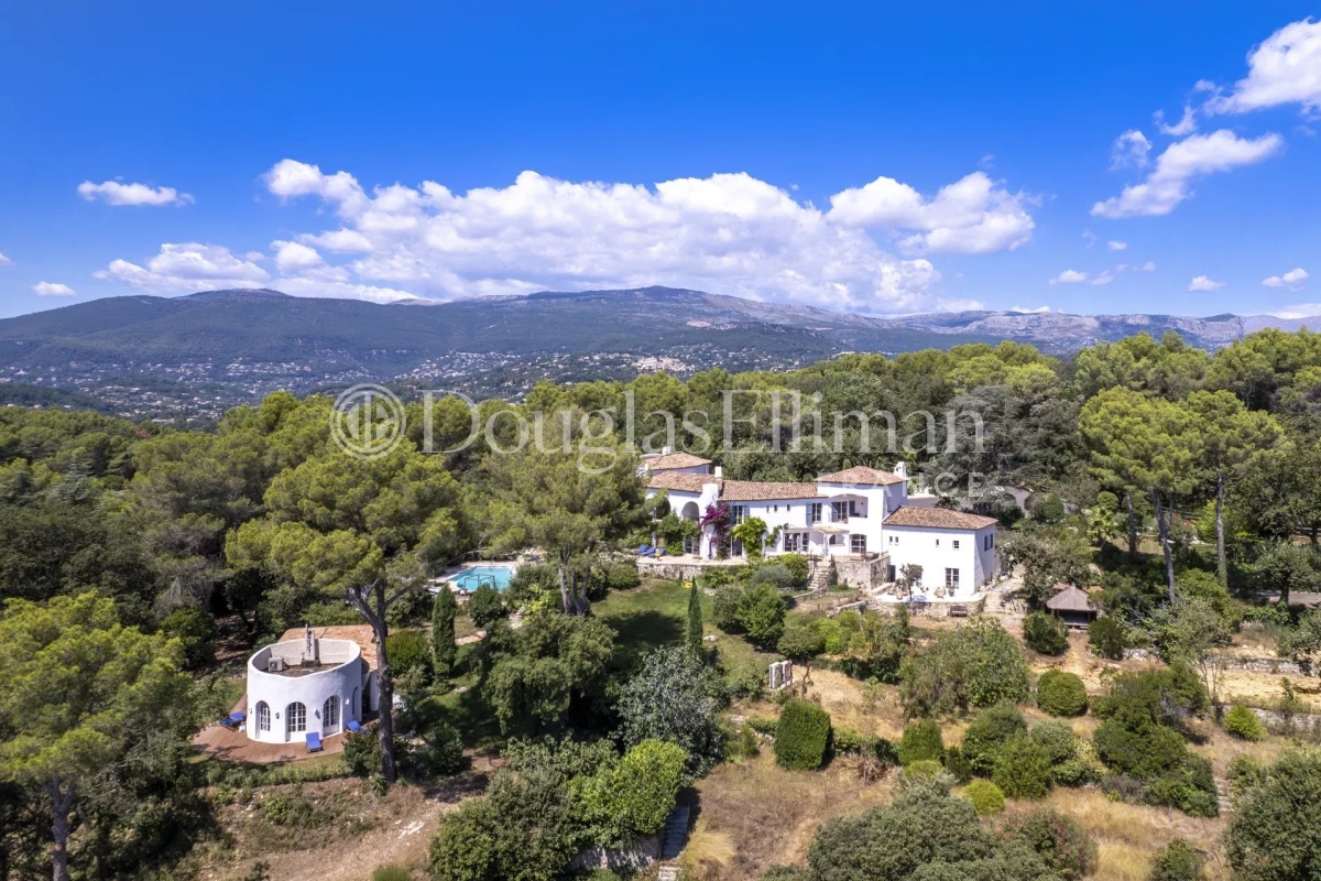 Luxury House for sale in Valbonne, 17 900 000 €, Photo 1