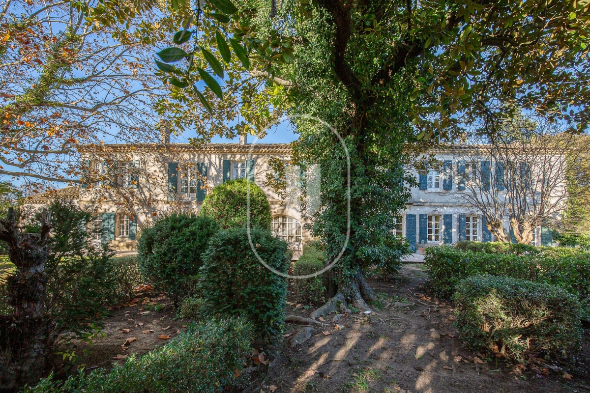 Maison de luxe à vendre à Saint Étienne-du-Grès, 2 799 000 €, Photo 2
