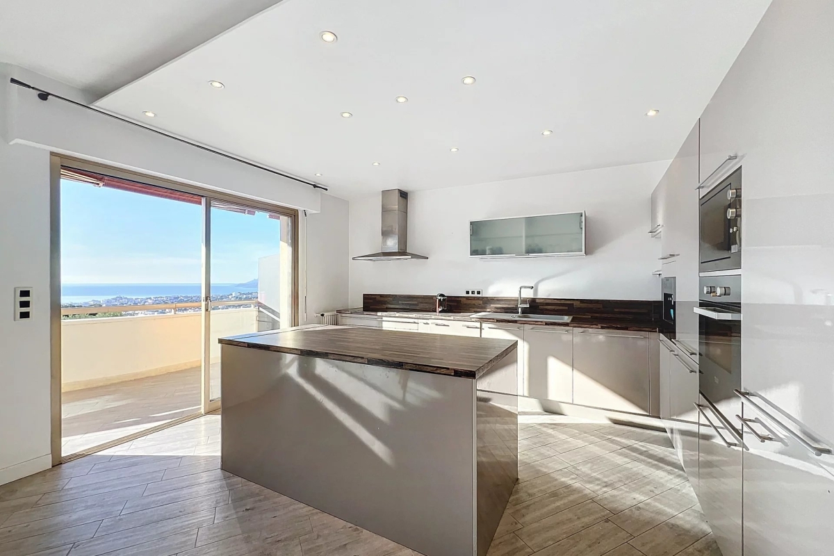 Luxury Apartment for sale in Le Cannet, 775 000 €, Photo 6