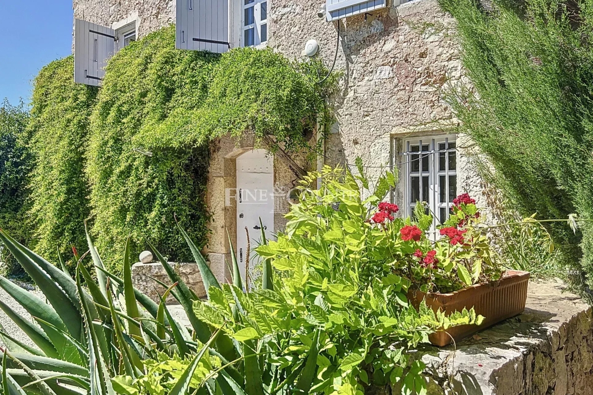 Maison de luxe à vendre à Grasse, 1 690 000 €, Photo 1