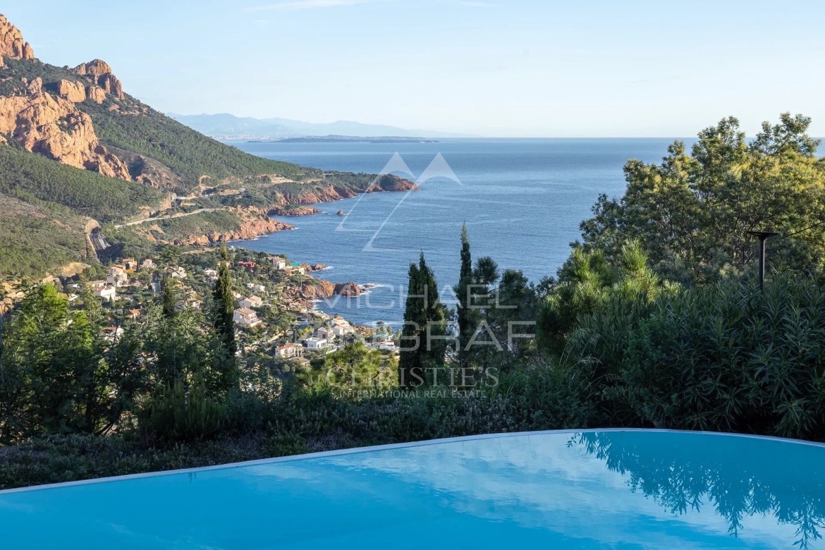 Maison de luxe à vendre à Saint-Raphaël, 1 799 000 €, Photo 1
