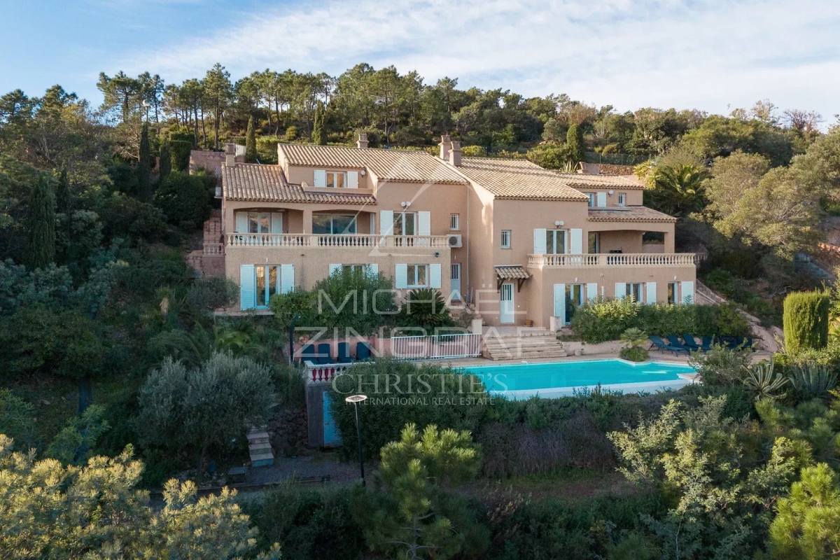 Maison de luxe à vendre à Saint-Raphaël, 1 799 000 €, Photo 2
