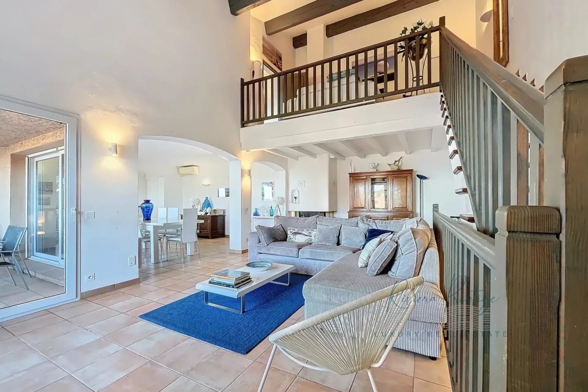 Maison de luxe à vendre à Saint-Raphaël, 1 799 000 €, Photo 2