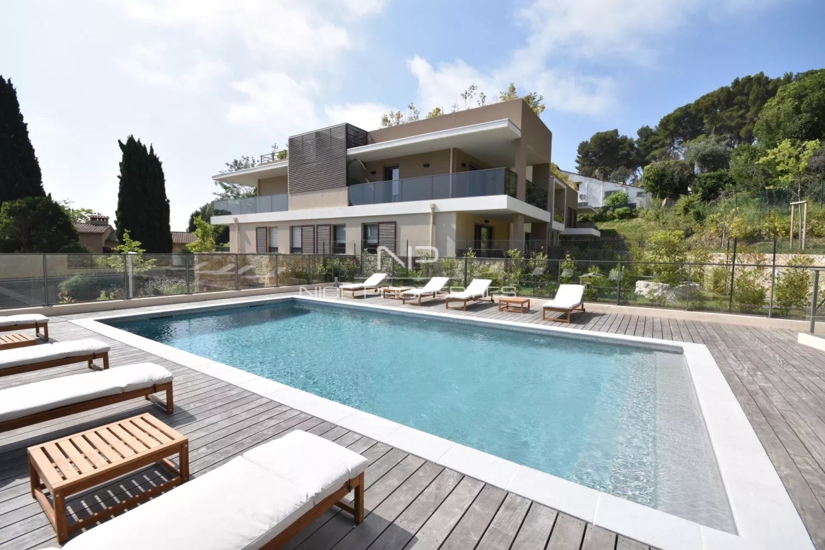 Appartement de luxe à vendre à Mougins, 875 000 €, Photo 2
