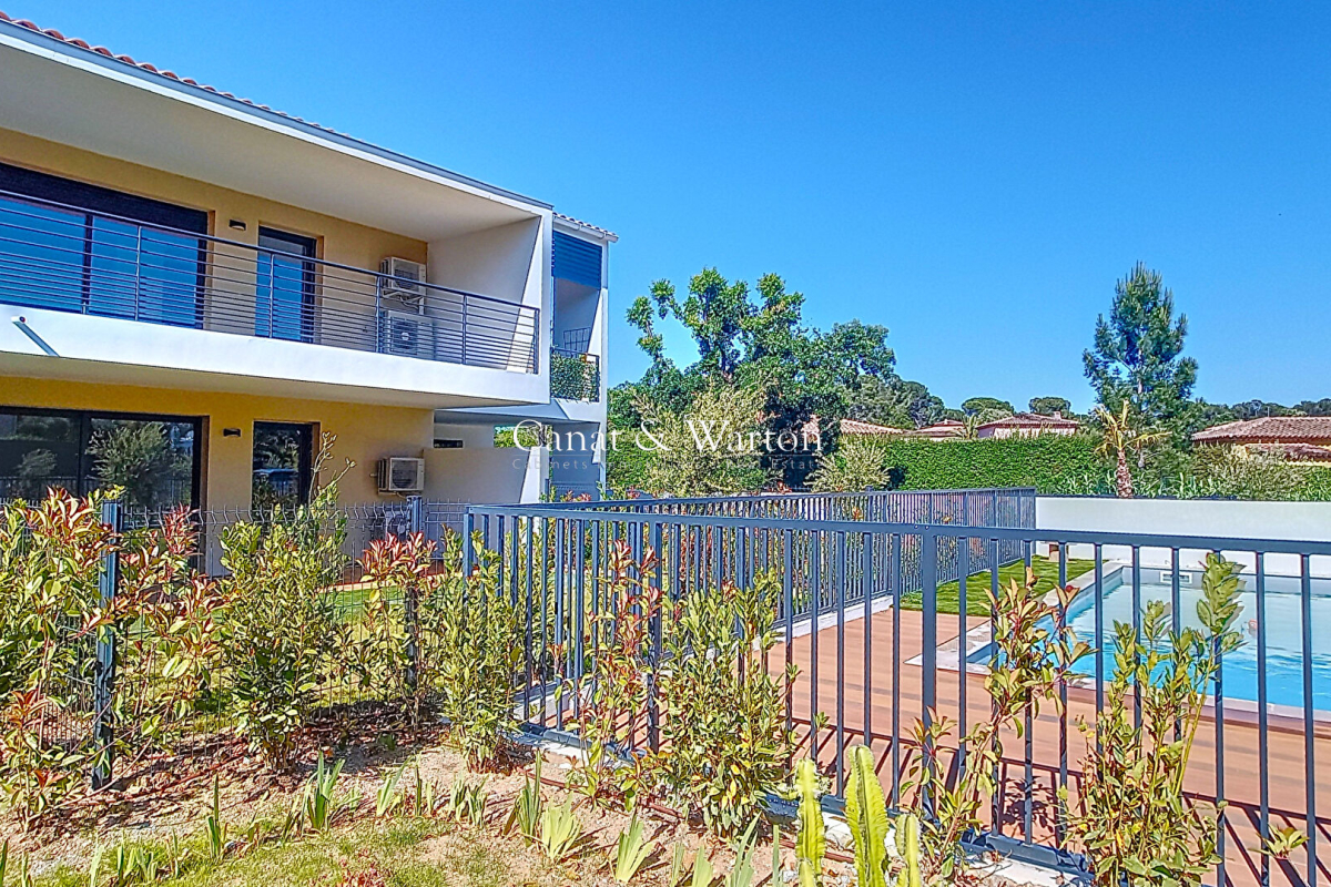 Appartement de luxe à vendre à Saint-Raphaël, 339 000 €, Photo 1