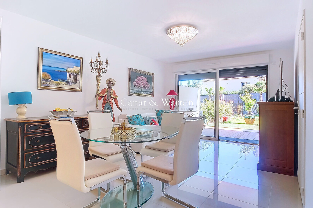 Appartement de luxe à vendre à Saint-Raphaël, 339 000 €, Photo 3