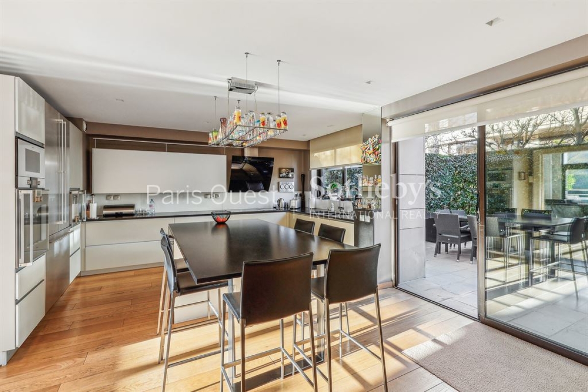 Maison de luxe à vendre à Neuilly-sur-Seine, 5 940 000 €, Photo 3