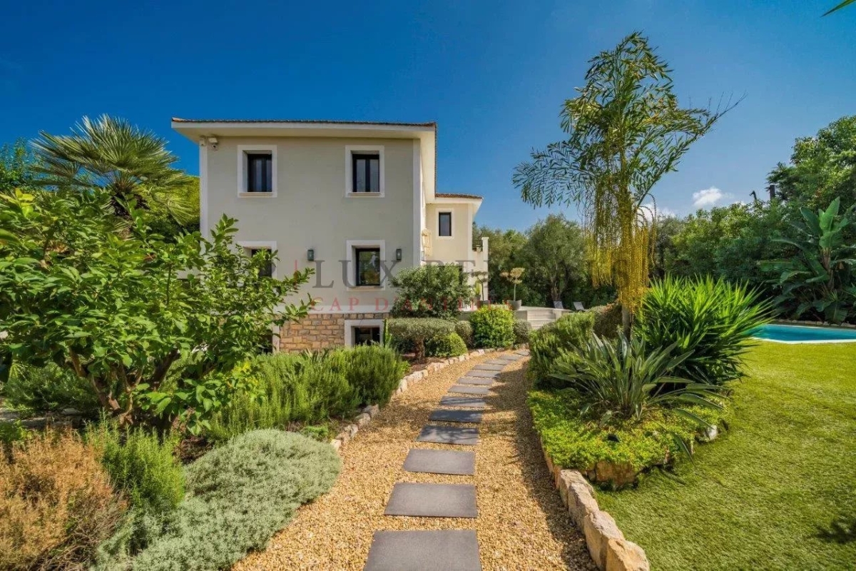 Maison de luxe à vendre à Antibes, 2 500 000 €, Photo 2