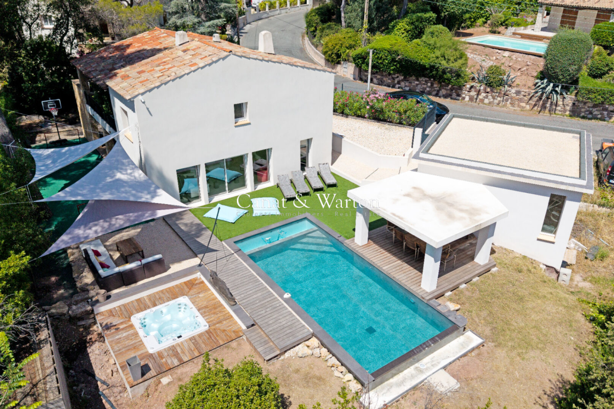 Maison de luxe à vendre à Saint-Raphaël, 1 300 000 €, Photo 2