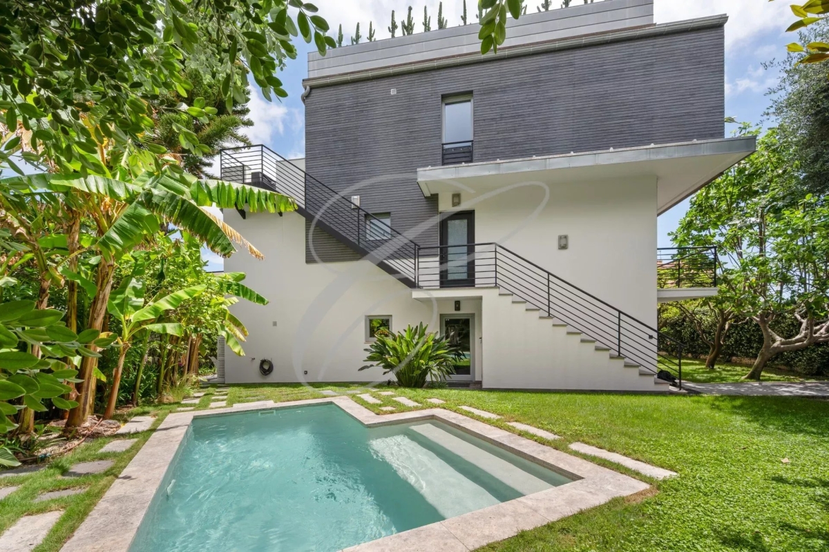 Luxury House for sale in Roquebrune-Cap-Martin, 2 690 000 €, Photo 2