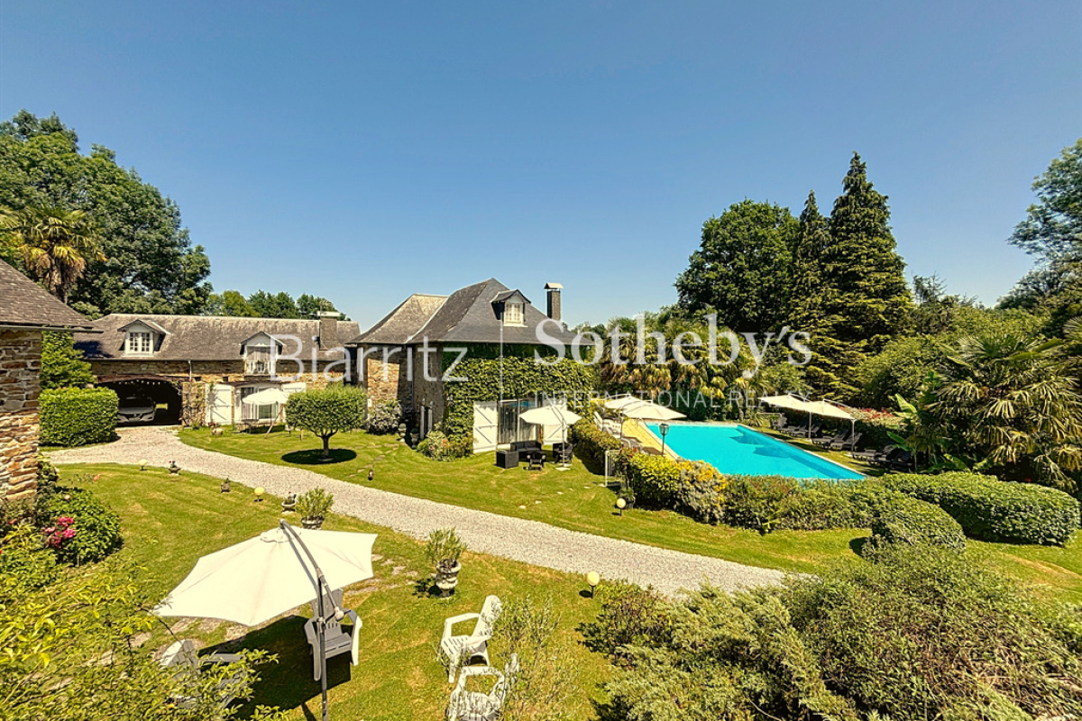 Luxury House for sale in Haut-de-Bosdarros, 1 390 000 €, Photo 1
