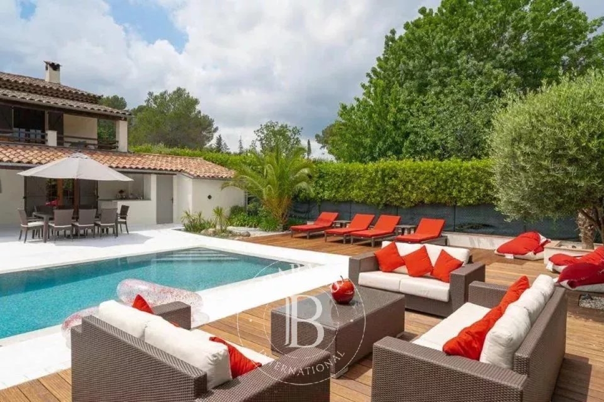 Maison de luxe à vendre à Valbonne, 1 250 000 €, Photo 1