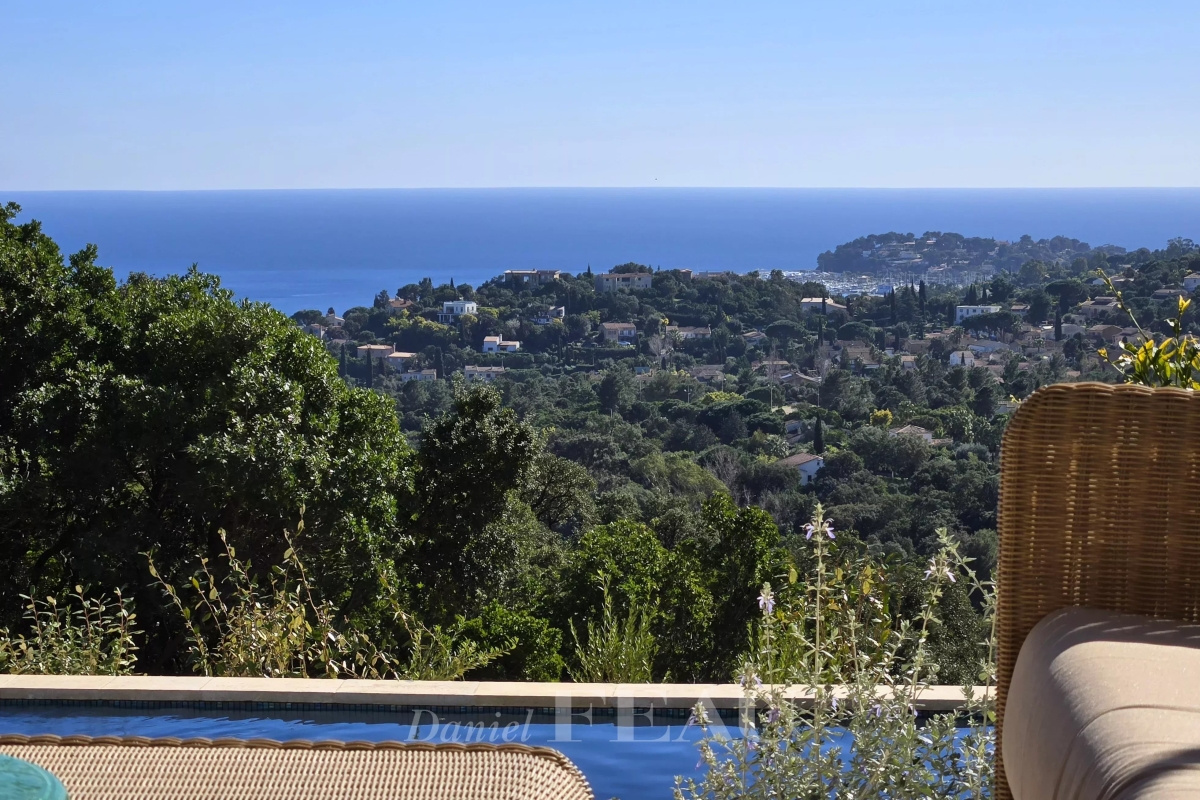 Luxury House for sale in Cavalaire-sur-Mer, 2 800 000 €, Photo 1