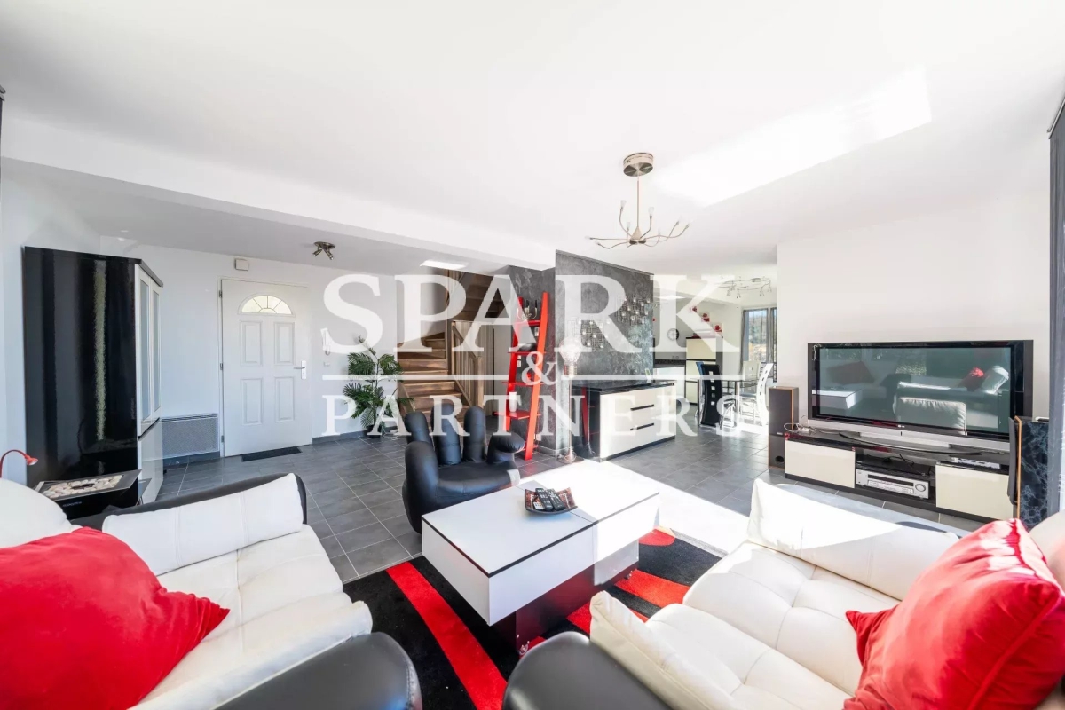 Maison de luxe à vendre à La Turbie, 1 350 000 €, Photo 2