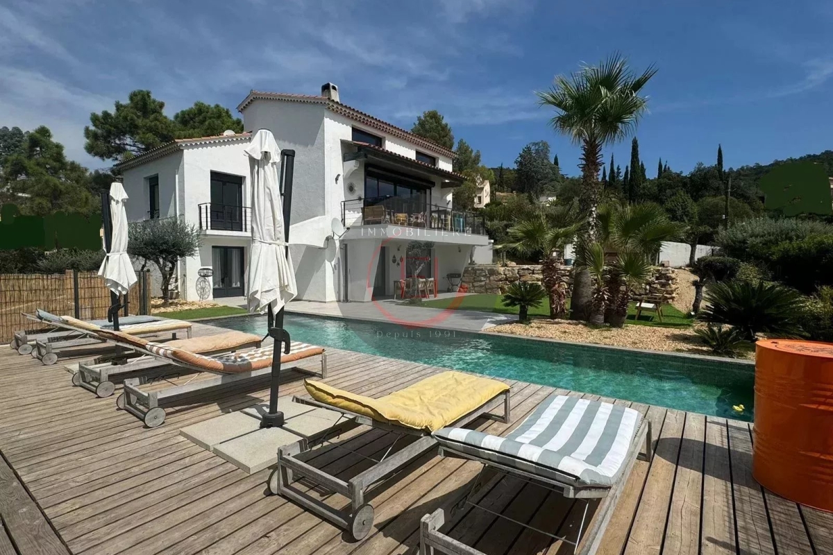 Maison de luxe à vendre à Les Issambres, 1 690 000 €, Photo 1