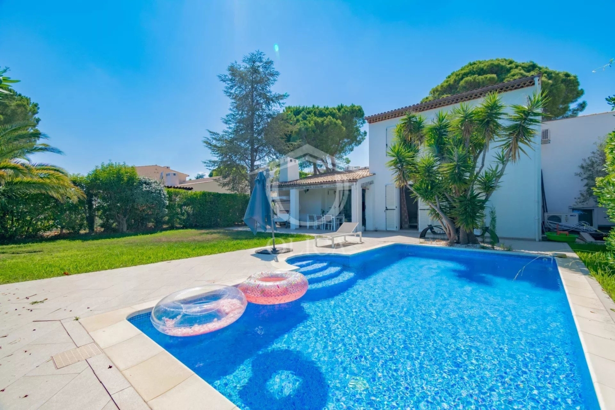 Maison de luxe à vendre à Villeneuve-Loubet, 1 670 000 €, Photo 1