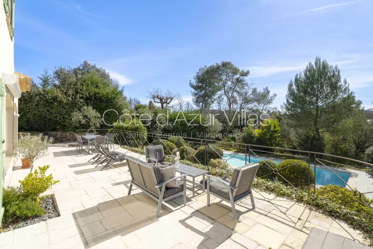 Luxury House for rental in Valbonne, 5 900 €, Photo 2