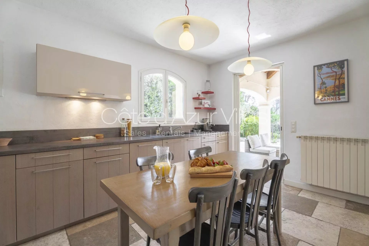 Luxury House for rental in Valbonne, 5 900 €, Photo 4