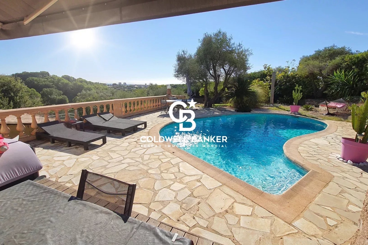 Maison de luxe à vendre à Antibes, 990 000 €, Photo 1