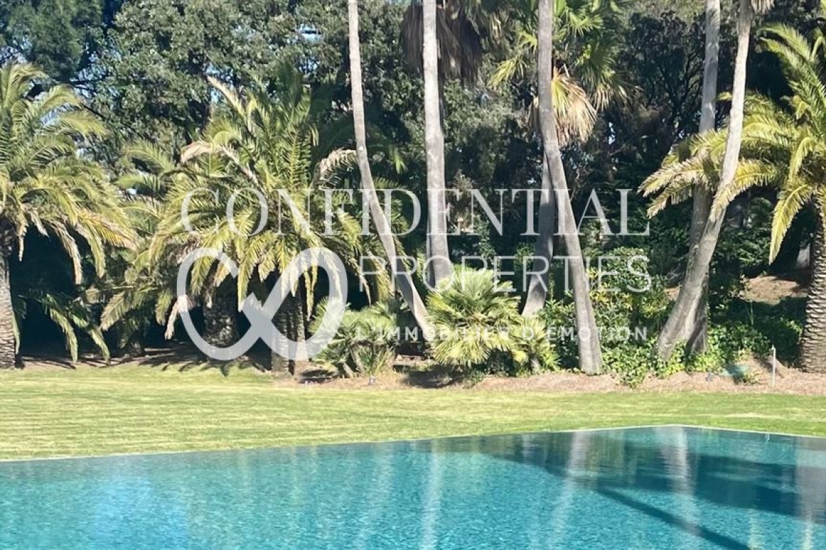 Maison de luxe à vendre à Saint-Tropez, 42 000 000 €, Photo 2