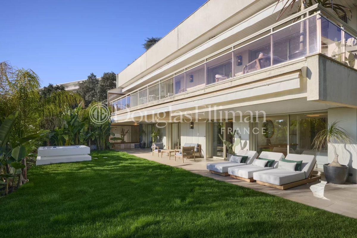 Luxury Apartment for sale in Cannes, 6 970 000 €, Photo 1