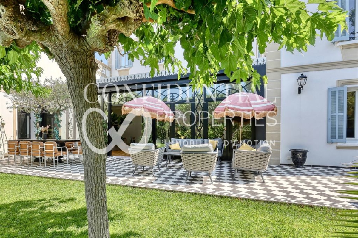 Luxury House for sale in Sanary-sur-Mer, 8 900 000 €, Photo 2