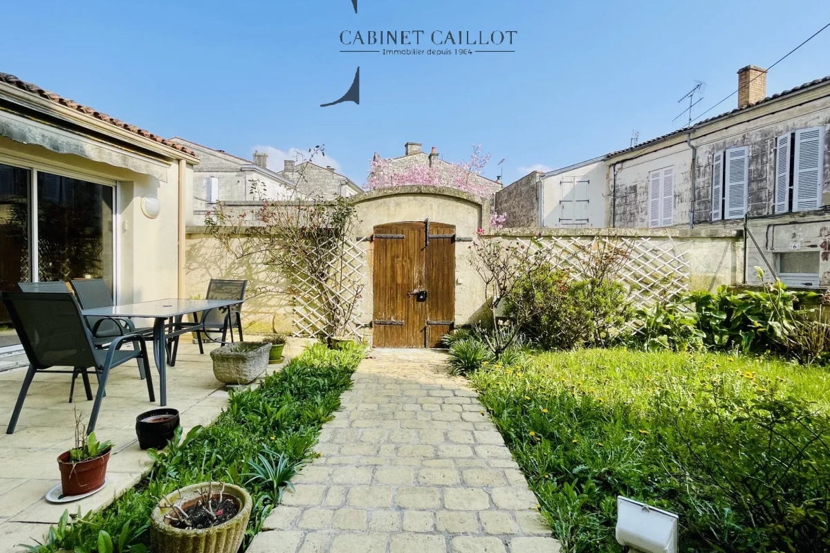 Maison de luxe à vendre à Saintes, 420 000 €, Photo 4