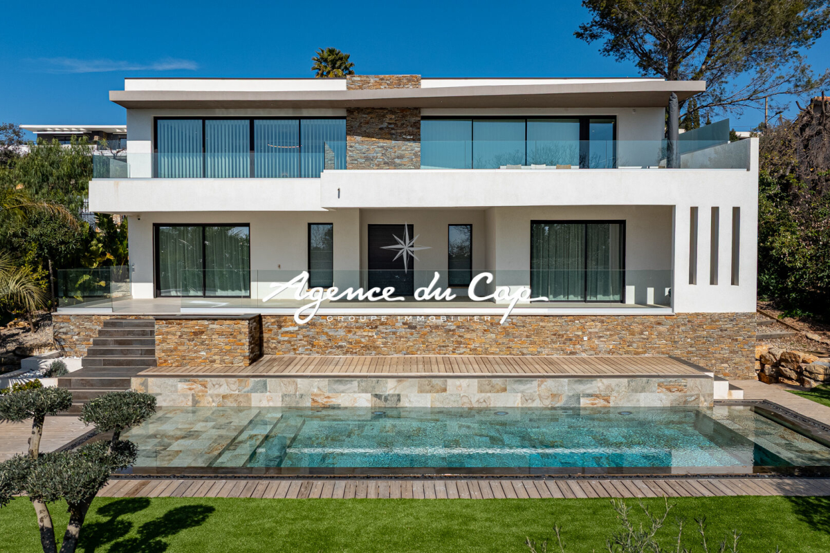 Luxury House for sale in Saint-Raphaël, 3 490 000 €, Photo 1