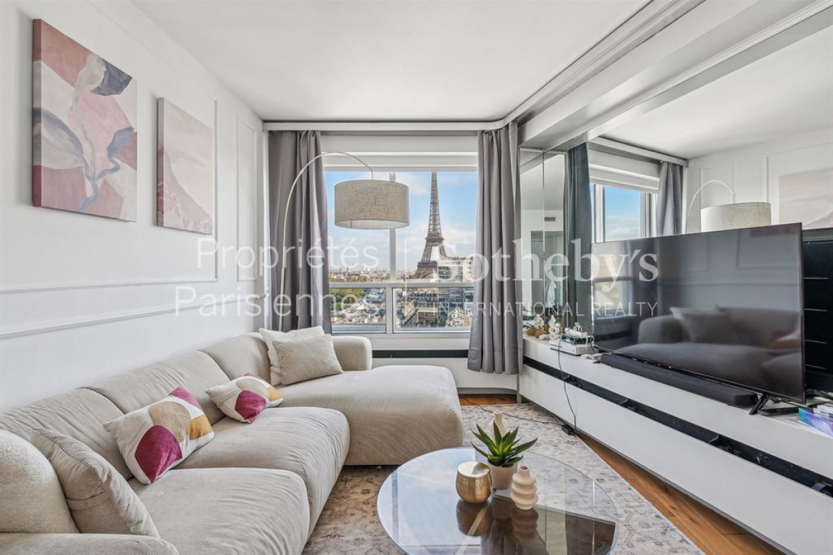 Luxury Apartment for sale in Paris 15ème, 588 000 €, Photo 1