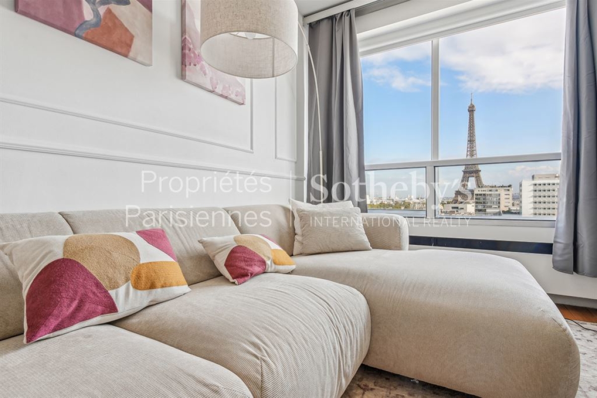 Luxury Apartment for sale in Paris 15ème, 588 000 €, Photo 3