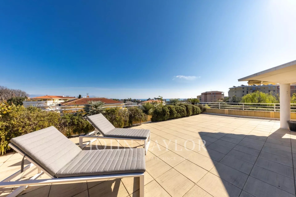 Luxury Apartment for sale in Antibes, 1 365 000 €, Photo 6
