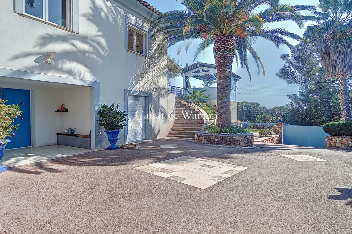 Maison de luxe à vendre à Saint-Aygulf, 1 560 000 €, Photo 3