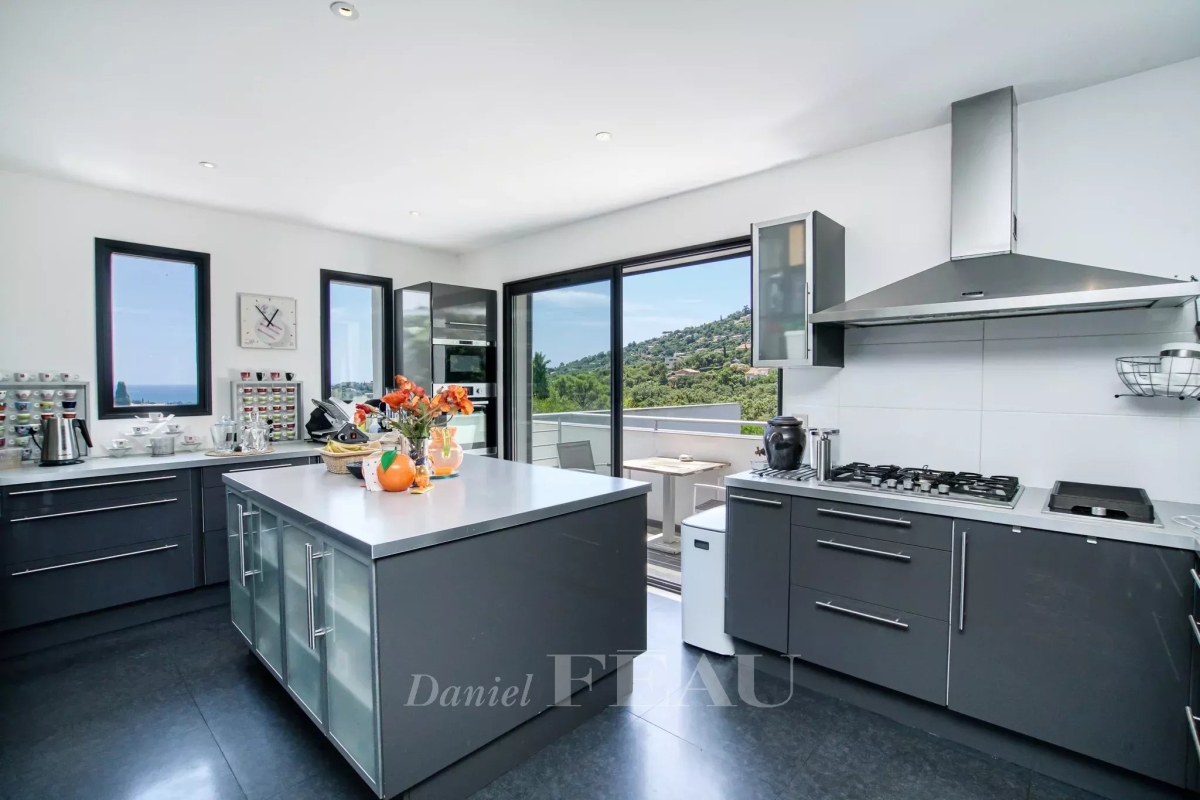 Luxury House for sale in Cavalaire-sur-Mer, 2 990 000 €, Photo 6