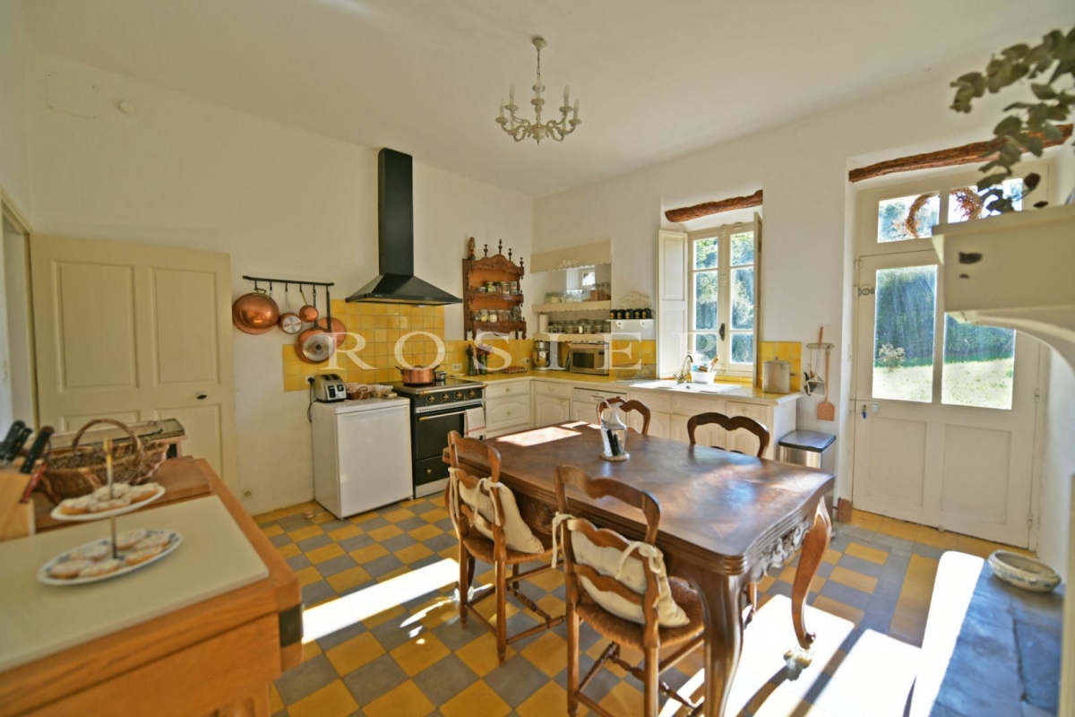 Luxury House for sale in Gordes, 2 395 000 €, Photo 6