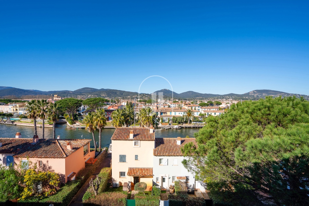 Appartement de luxe à vendre à Cogolin, 360 000 €, Photo 1
