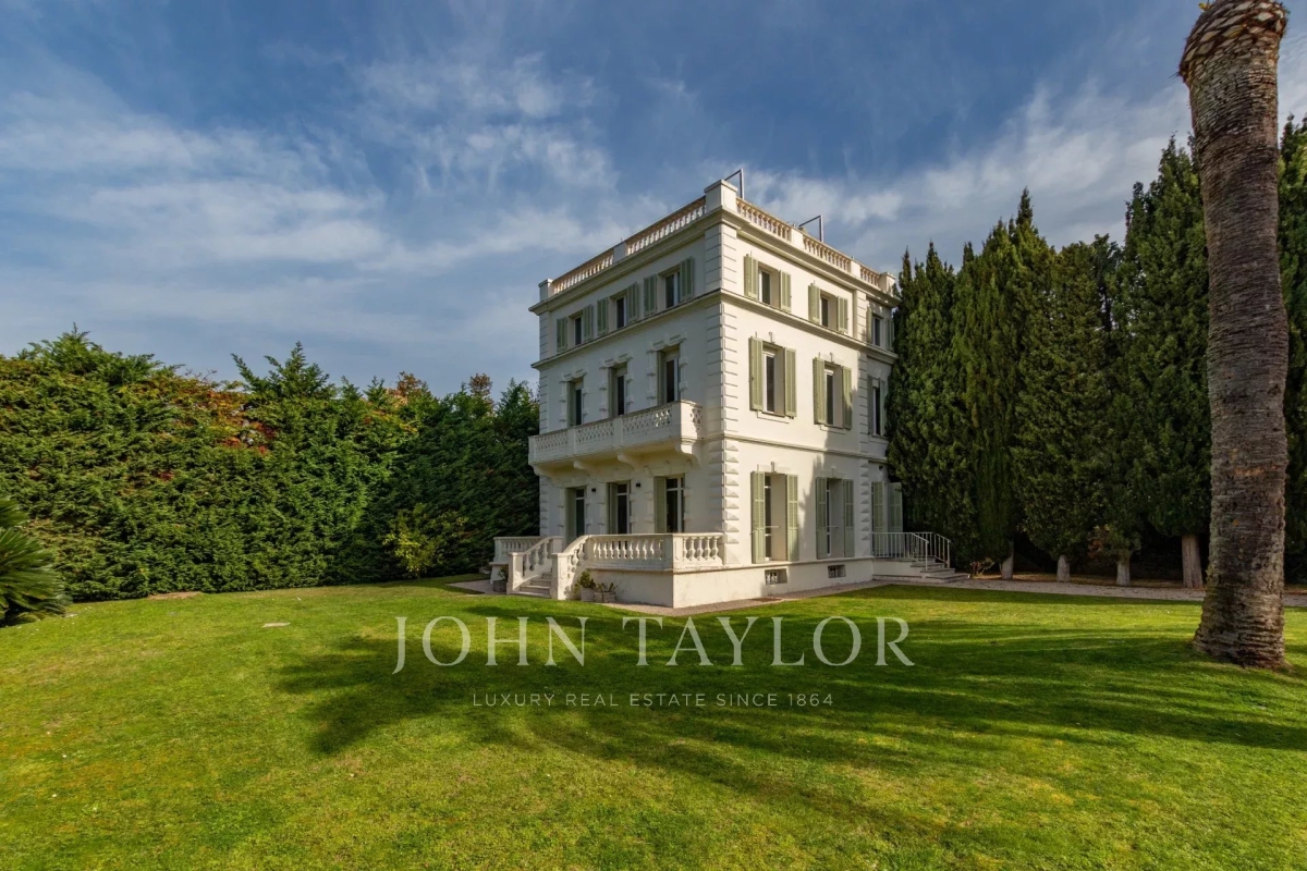 Maison de luxe à vendre à Antibes, 4 850 000 €, Photo 1