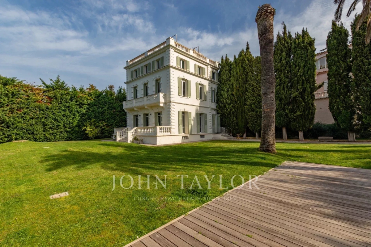 Maison de luxe à vendre à Antibes, 4 850 000 €, Photo 2