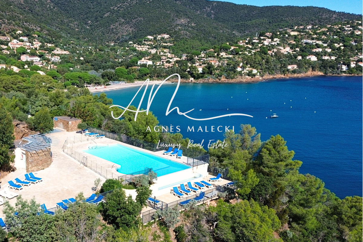 Appartement de luxe à vendre à Le Lavandou, 215 000 €, Photo 1