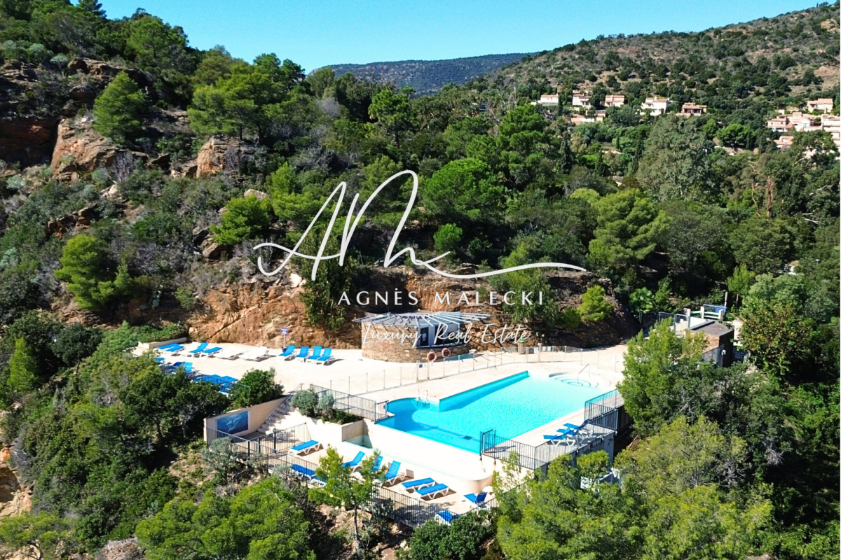 Appartement de luxe à vendre à Le Lavandou, 215 000 €, Photo 2