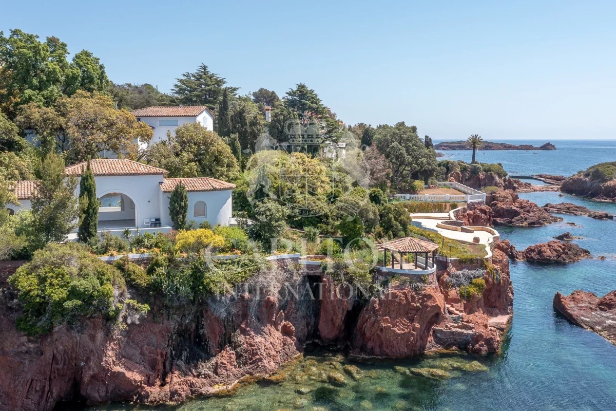 Luxury House for sale in Saint-Raphaël, 10 900 000 €, Photo 1